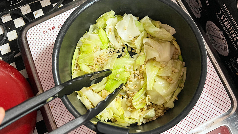 もち麦を入れる