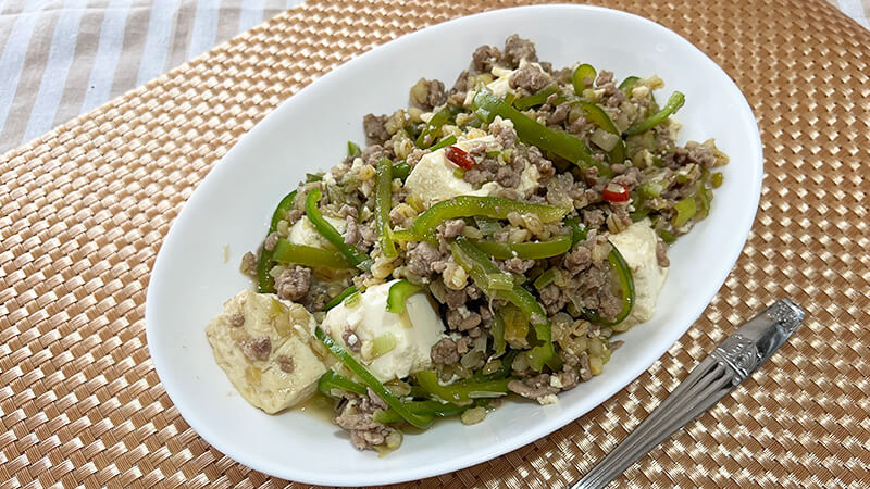 もち麦と豆腐のピリ辛ひき肉炒め